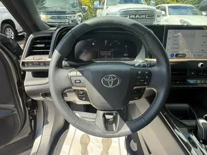 Toyota Crown XLE 2024 Usado en Perfecto Estado - Product Image 5