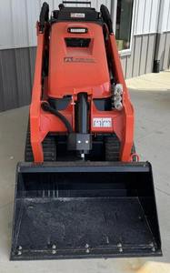 Minicargadora Kubota SCL-1000 de 2 Toneladas en Buen Estado, Año 2022, con Motor, Rodamientos, Caja de Cambios y Bomba - Maquinaria de Construcción - Product Image 3