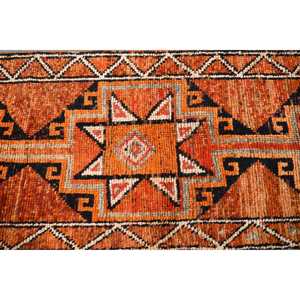 Alfombra Turca Herki Runner de 2.5x10.1 pies (77x308 cm), Alfombra de Lana Vintage con Parches Naranjas - Product Image 4