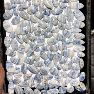 Belle Bleu Scheelite Gros Lot Cabochon Bleu Rhodochrosite Pierres Précieuses pour la Fabrication de Bijoux - Product Image 1