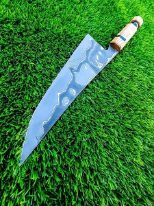 มีดเชฟเหล็กกล้าคาร์บอนทำมือ ใบมีดสลักลายสวยงาม ด้ามไม้ดีไซน์สวย พร้อมปลอกหนัง มีดสั่งทำพิเศษหรือมีดเอาตัวรอด - Product Image 3