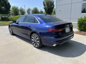Audi A4 2024 Seminuevo, Sedán FWD Premium, Automático, en Buenas Condiciones, Listo para Conducir - Product Image 3