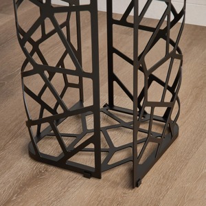 Mesa auxiliar moderna de forma cuadrada superior de cristal con base de metal, perfecta para sala de estar, cafetería, oficina y espacios elegantes de la India - Product Image 2