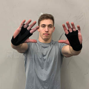 Precio al por mayor Fitness Training Power Hand Grip cuero de vaca agarre de dedo Durable cómodo Palm Guard OEM personalizado - Product Image 5