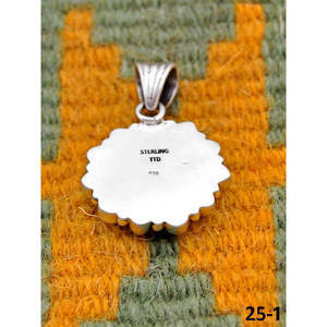 Pendentif Turquoise Fait Main du Sud-Ouest, Émeraude de la Vallée avec Sertissage à la Française en Argent Sterling, Breloques Taille Émeraude - Product Image 4