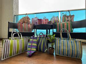 Sac fourre-tout en nylon recyclé de haute qualité, écologique, personnalisé, réutilisable, à fermeture éclair, tendance, rayé, tissé à la main, sacs de plage OEM/ODM - Product Image 3