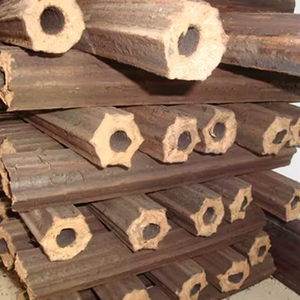 Briquetas de madera en oferta (AT) Briquetas de combustible de madera dura - Product Image 1