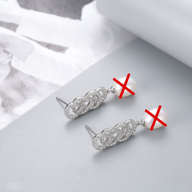 Stud earrings (excluding pearls)