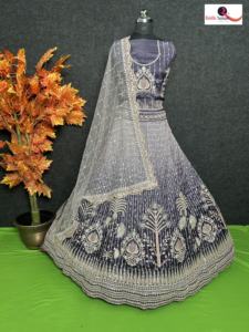 Ensemble Lehenga de mariage en filet brodé élégant embelli de paillettes de Zari pour femmes modernes qualité d'exportation pour les fêtes d'hiver - Product Image 2