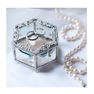 Boîte de rangement pour bagues en métal et verre avec cadre doré, qualité supérieure, forme et taille personnalisées, boîte à bijoux en provenance d'Inde - Product Image 4