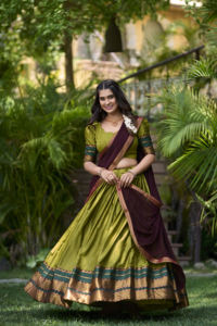 Poli algodón Zari tejido Lehenga Choli con Georgette encaje Dupatta cosido lienzo Flair Lehenga y blusa sin costuras para mujer - Product Image 2