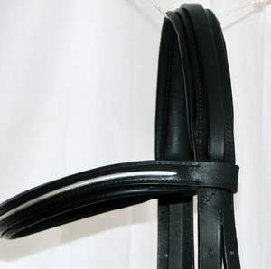 Bride mexicaine rembourrée de confort allemand 8 Muserolle Bridle SILVER PIPING en cuir de haute qualité - Product Image 3