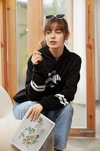 เสื้อฮู้ดดี้พิมพ์ลายกราฟิกสำหรับผู้ชายแบบขายส่ง ผ้าฟลีซหนานุ่ม ปักลายดิจิทัล เป็นมิตรกับสิ่งแวดล้อม สไตล์สตรีทแวร์สำหรับฤดูหนาว - Product Image 3