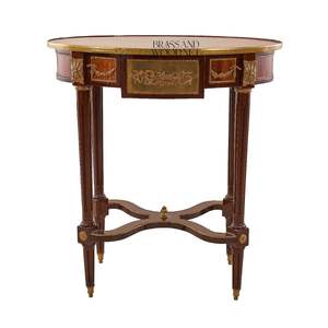 Table d'appoint ovale de luxe française avec incrustation florale élégante et accents en laiton doré orné pour un décor de palais classique - Product Image 1