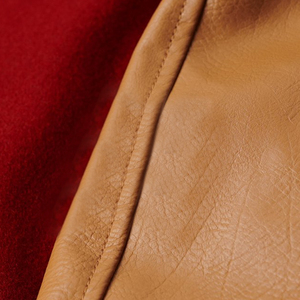 2025 invierno Letterman mujer chaqueta abrigo señora personalizado Varsity chaqueta cuero recortado transpirable algodón polar Varsity chaqueta Mujer - Product Image 5