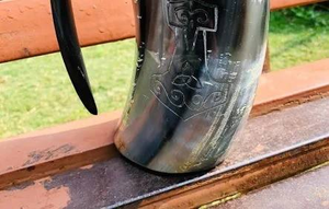 Chope à bière en corne de buffle de luxe artisanale de qualité supérieure, écologique, durable, personnalisable en couleurs et logo pour hommes - Product Image 3