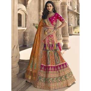 Magnifique Lehenga Choli de mariage en soie Banarasi violette avec broderie pour votre jour spécial - Product Image 1