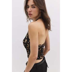 Blusa Corta Informal con Estampado de Leopardo, Estilo Vintage, Cuello Redondo, Tejido de Algodón, Corte Regular, para Uso Diario, Temporada de Verano - Product Image 4