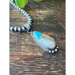 Pendentif goutte d'eau Elouise Kee Mohave en turquoise et argent sterling pour les occasions de cadeaux - Product Image 2