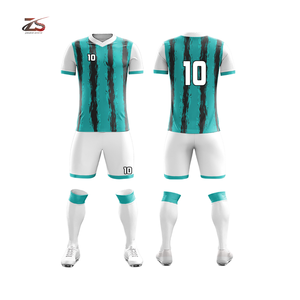 Uniforme de fútbol de impresión de alta calidad al por mayor personalizado, ropa deportiva de entrenamiento premium y uniforme de fútbol fabricado en Pakistán - Product Image 2
