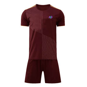 Tenue de sport professionnelle pour les joueurs adultes, uniforme de football, léger, respirant, 100% polyester, pour les matchs - Product Image 1