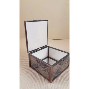 Mini joyero cuadrado de metal con diseño de pavo real, soporte decorativo moderno para el hogar, oficina, dormitorio, tocador y uso de lujo - Product Image 3