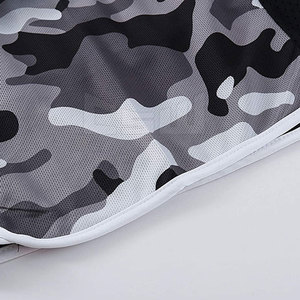 กางเกงขาสั้นตาข่ายทำจากผ้าโพลีเอสเตอร์สำหรับผู้ชายกางเกงขาสั้นชายหาดสำหรับฝึกกีฬาทำจากโพลีเอสเตอร์มีการออกแบบตามต้องการ - Product Image 5