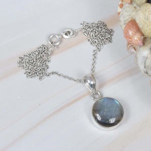 Colgante de cadena de piedras preciosas de Plata de Ley 925 labradorita con o sin cadena colgante de forma redonda regalo de joyería hecho a mano para niñas - Product Image 4