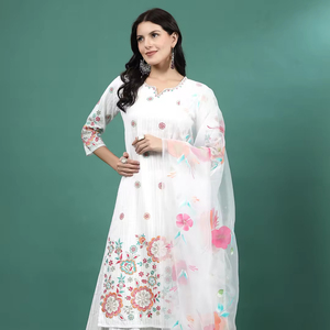 Tenues ethniques indiennes brodées de fleurs en coton, élégantes, coupe droite, Kurti Sharara Dupatta Sets Salwar Suits pour femmes OEM - Product Image 1
