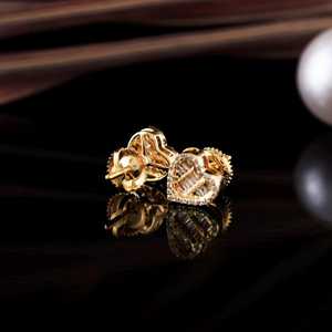 Boucles d'oreilles clous en forme de cœur en argent 925 plaqué rhodium, serties de moissanite taille ronde et baguette, style hip-hop, romantiques, pour le quotidien - Product Image 3