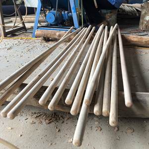 KEGO Vietnam Factory Wholesale Eucalyptus Wood Environmentally Friendly 120cm <b>Broom</b> <b>Handle</b> for Household & Garden Use - Product Image 3