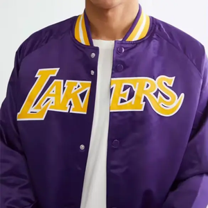 Venta caliente moda satén seda venta al por mayor Varsity chaquetas 2024 logotipo personalizado hombres chaqueta Bomber - Product Image 1