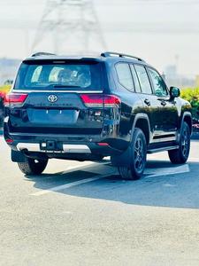 โตโยต้า แลนด์ ครุยเซอร์ GR-SPORT ปี 2024 ใหม่ เครื่องยนต์ 3.5 ลิตร เกียร์อัตโนมัติ สีดำ รถ SUV 400 - 499 แรงม้า - Product Image 5