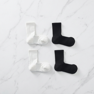 Calcetines de trekking para mujer que absorben impactos, diseñados para el rendimiento deportivo con amortiguación gruesa y ajuste de 90 grados - Product Image 1