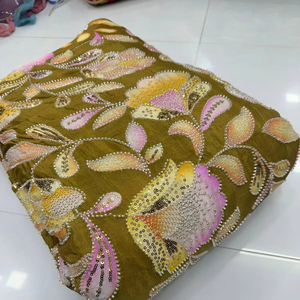 Tissu en soie 100% de créateur avec broderie florale de perles et de pierres multicolores pour saris, costumes et lehengas indiens festifs - Product Image 2