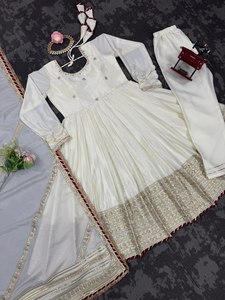Hermoso Vestido de Fiesta con Pent y Dupatta con Bordado de Hilo y Lentejuelas - Product Image 4