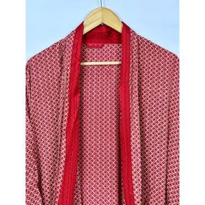 Robe de chambre en satin luxueuse pour homme, en soie recyclée durable, kimono vintage, élégante tenue d'intérieur, style masculin classique et intemporel - Product Image 2