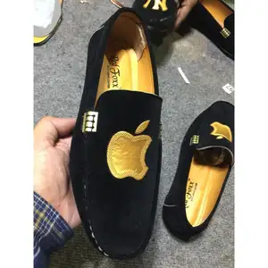 Zapato de cuero genuino de alta calidad con estampado de Apple Zapatos de zapatos de cuero puro de estilo de moda de tendencia para ropa de hombre solamente