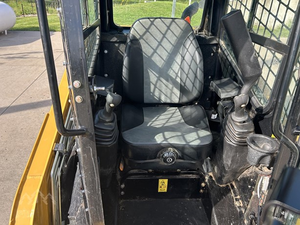 Chargeuse compacte ASV avec godet RT40 de 60 pouces |   Modèle 2025 POSI-TRACK RT50 |   53 HP |   3 000 PSI |   Pour les applications d'équipements compacts - Product Image 6