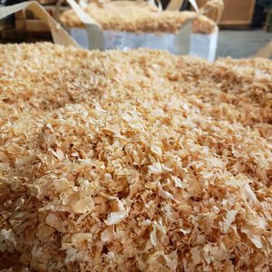 Copeaux de bois dur de qualité supérieure fournis en vrac pour la production de biocarburants et d'énergie - Product Image 1