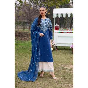 Conjunto de Traje Bordado de 3 Piezas para Mujer, Estilo Batik, con Dupatta Bordada de Chifón y Pantalones Bordados, Modelo BIC-4812 - Product Image 1