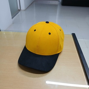 Casquette de baseball en daim à 6 panneaux avec logo brodé 3D personnalisé de haute qualité, logo sur le bord embossé et fermeture à boucle en cuir métallique - Product Image 5