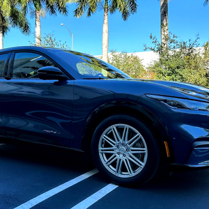 2021 pour Mustang Mach-E Premium SUV batterie au lithium gamme de 300 milles infini bleu métallisé boîte de vitesses automatique sièges en cuir gauche - Product Image 1