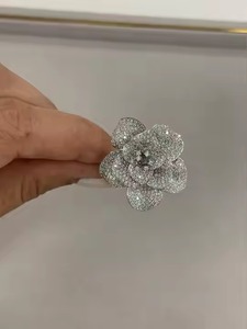 ชุดแหวนเพชรรูปดอกไม้สีขาวทอง14K ทำด้วยมือสำหรับการปลูกในห้องแลปค็อกเทลทรงกลมของขวัญการหมั้นสำหรับเธอ - Product Image 4