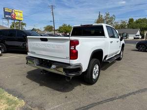 Camionetas Chevrolet Silverado 2500HD LT 4x4 LT 4dr Crew Cab SB usadas en buen estado a la venta - Product Image 3