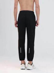 กางเกงผ้าใบแห้งเร็วของผู้ชายระบายอากาศน้ำหนักเบาพร้อมการพิมพ์ถ่ายเทความร้อนการออกแบบสไตล์ฟิตเนสวิ่งช้า - Product Image 4