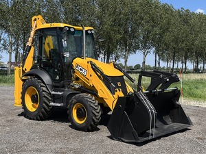 Chargeuse-pelleteuse JCB 3CX 4x4, chargeuse sur pneus, godet avant, équipement de construction diesel pour le manutention des matériaux de terrassement - Product Image 1