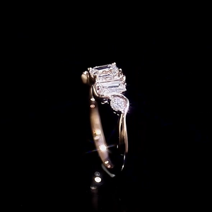 แหวนเพชรเพาะเลี้ยงในห้องปฏิบัติการ รับรองโดย IGI ทรงเอเมอรัลด์ เงินแท้ 925 แหวนแต่งงานแบบคลาสสิก แหวนหมั้นสำหรับผู้หญิง - Product Image 4