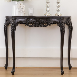 Table console en acajou Rochelle Noir, dotée d'un cadre noir orné de sculptures distinctives de style rococo français, pour une utilisation en intérieur. - Product Image 6
