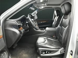 Cadillac Escalade Luxury 2018, Volante a la Izquierda, 7 Plazas, SUV de Alta Potencia - Product Image 3